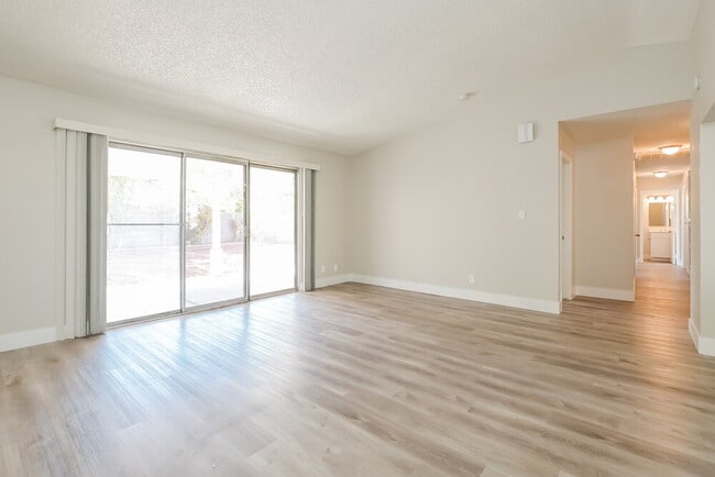 Photo - 1555 Calabria Dr