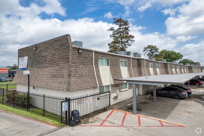 Aparcamiento cubierto - Havenwood Apartment Homes