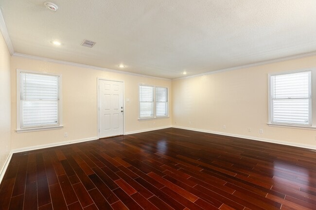Photo - 114 Tarpon Ave