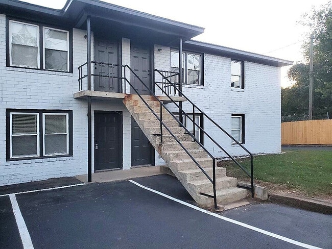 Photo - Hampton Avenue Apartments