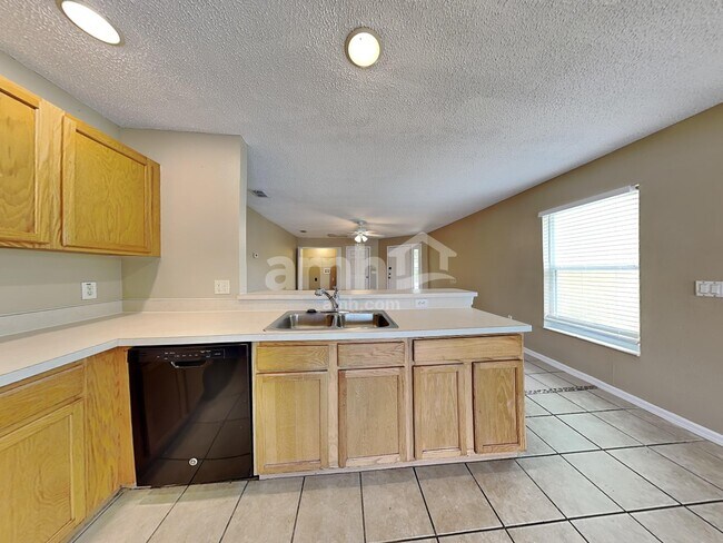 Photo - 233 Southbridge Cir