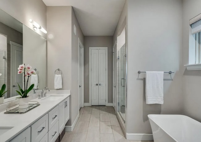 Photo - 5015 Meridian Ln Unit ID694144