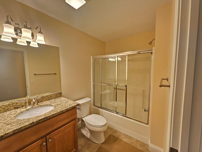 Photo - Spacious 2 Bed, 1 Bath Condo