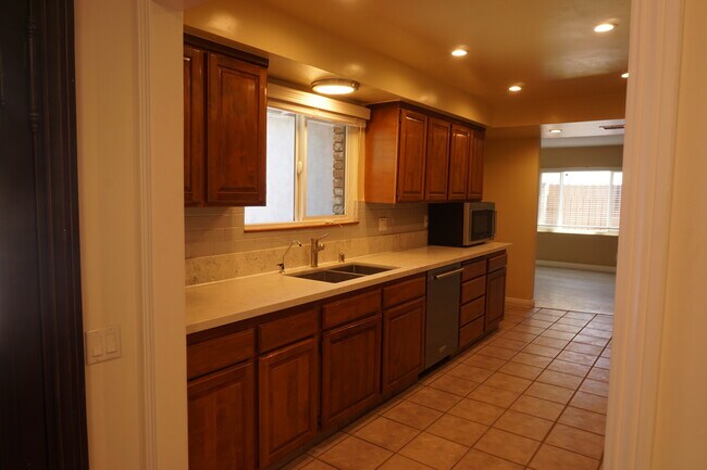 Photo - 7543 Enfield Ave