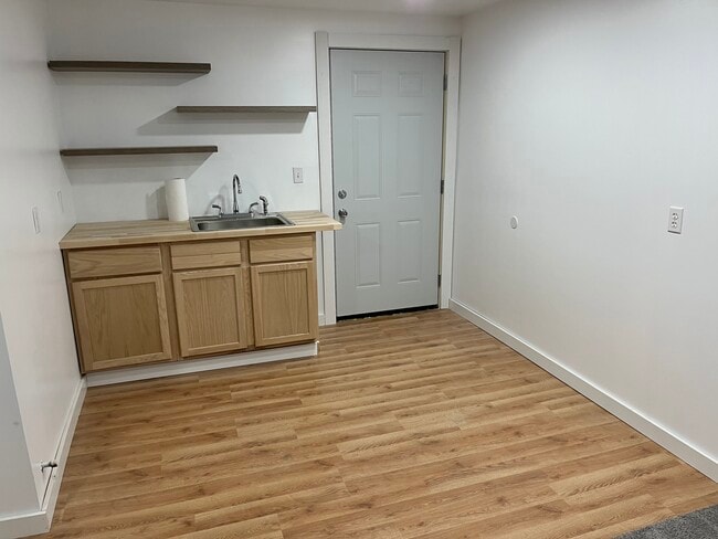 7367 N Bray Rd Unit 4