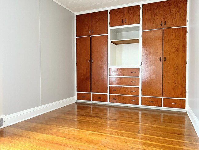 Photo - 58 Gilbert Ave Unidad Lower