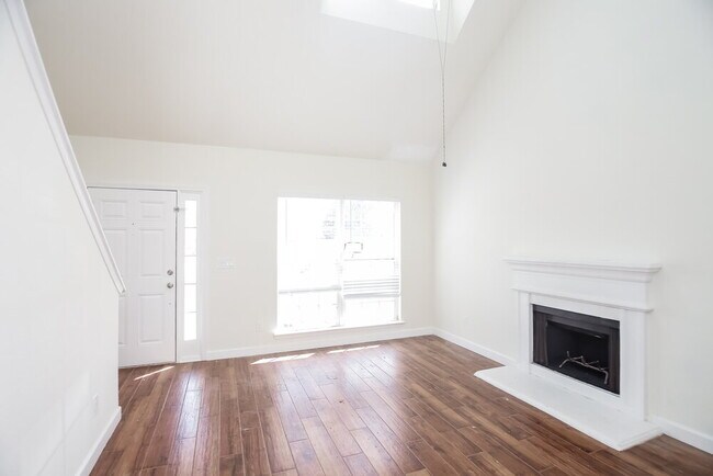 Photo - 551 Carlton Pointe Dr