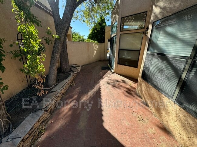 Photo - 7576 Keystone Dr NE