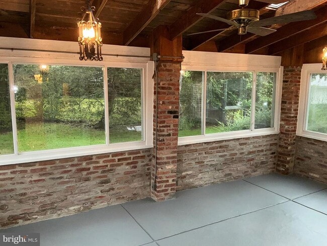 Photo - 303 Charlton Ct