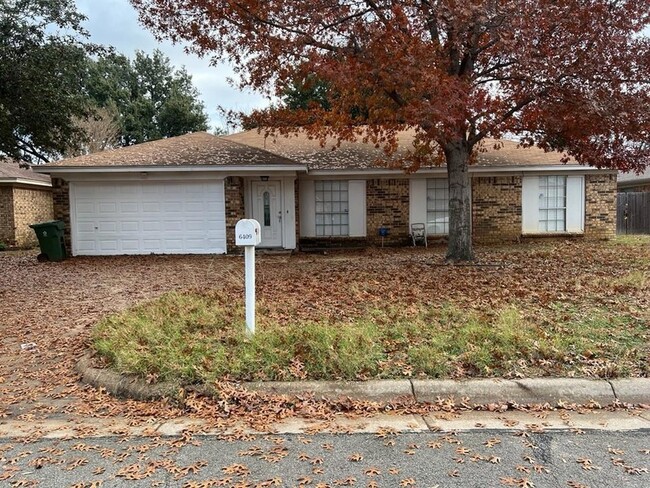 Photo - 6409 Hidden Springs Dr House