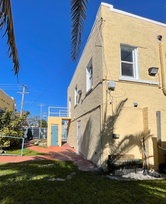 Photo - 137 SE 1st Ave