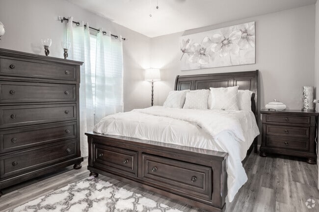1BR, 1BA - 660SF