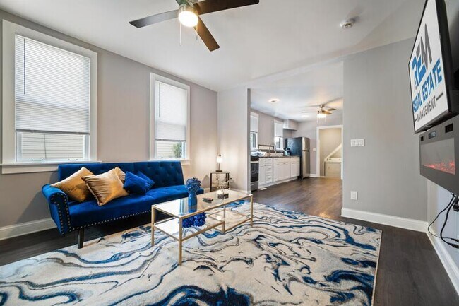 Photo - 1365 E 43rd St