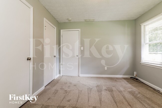 Photo - 1906 Amesbury Dr