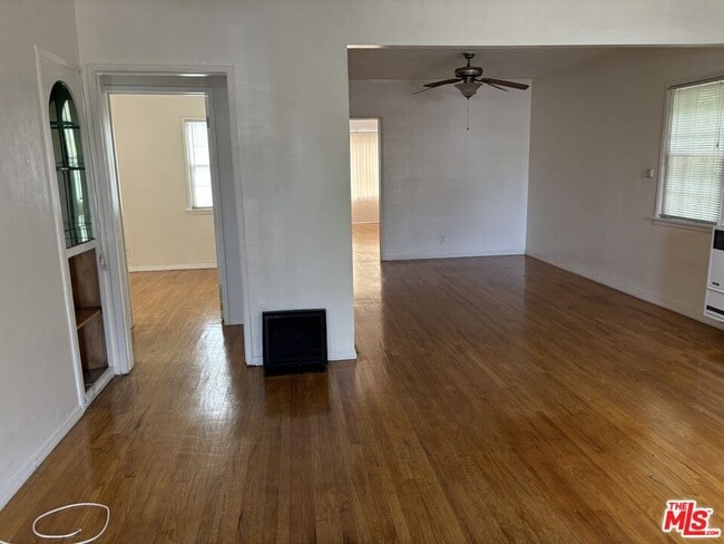 Photo - 840 Rose Ave