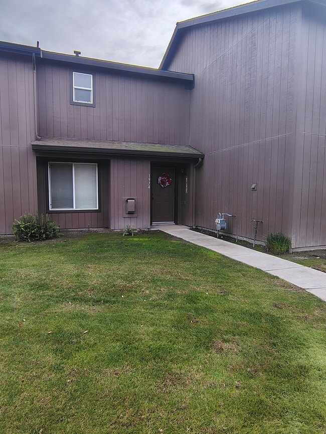 Building Photo - Condo for Rent in Corcoran! Gated Communit... Unit 1974