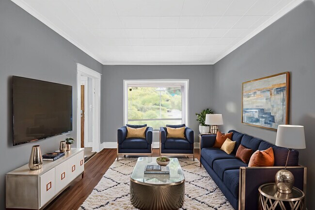 Photo - 72 E 136th St