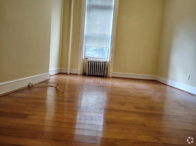Building Photo - 380 Jefferson St Rental