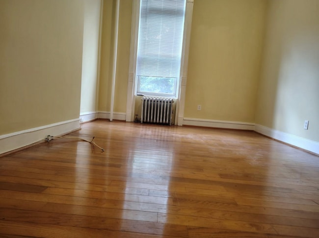 Building Photo - 380 Jefferson St Rental