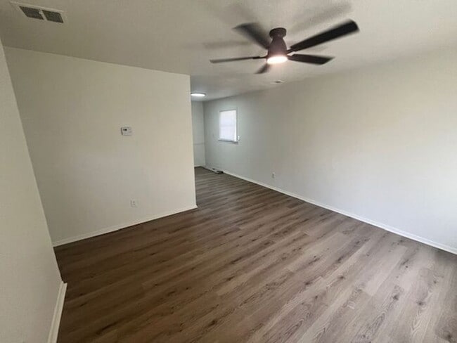 Photo - 4BR/1Ba house-Ready to make your new home!