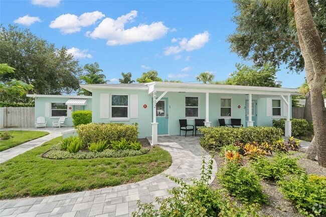 Building Photo - 6502 Gulf Winds Dr Unit #2 Rental