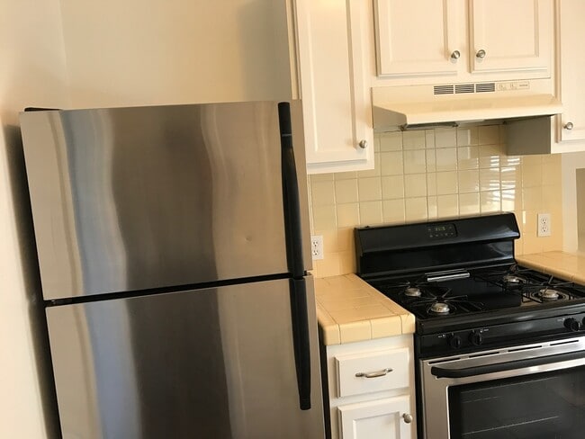 Photo - 5212 Fountain Ave Unit 01