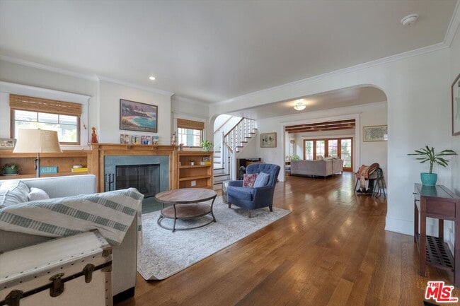 Photo - 933 Venezia Ave