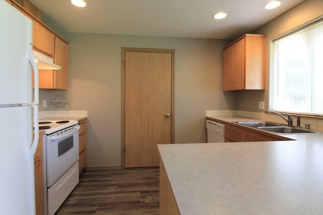 Photo - 3 Bedrooms, 2 Bath Home in West Pasco
