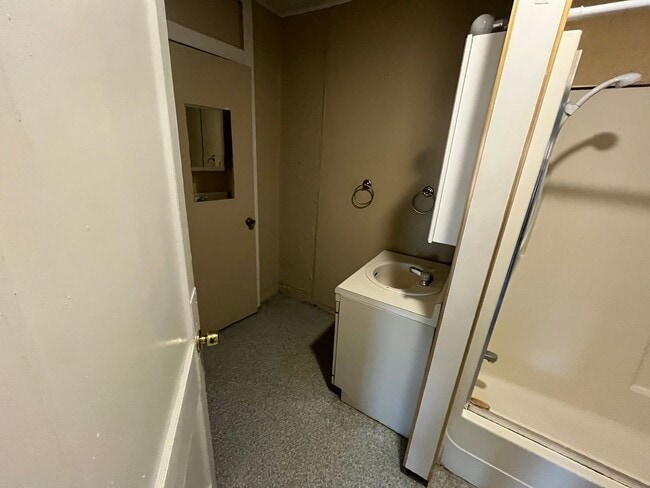 Photo - 103 W 1st St Unit C