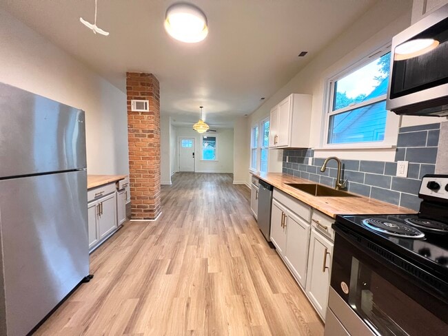 Building Photo - 1805 N 19th St