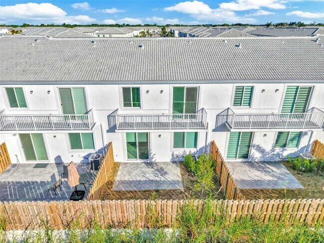 Photo - 1400 SE 6th Rd