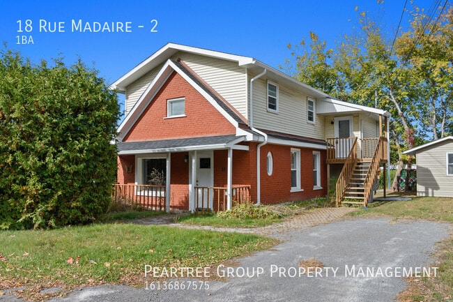 Building Photo - Magnificent Madaire-Upper Level Studio for rent in Gatineau Unit 2