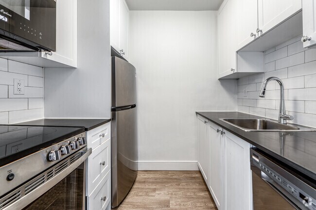 1BR, 1BA - 613SF - Kitchen - 109-115 & 123 Westwood Drive