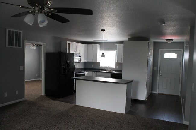 Kitchen - 301 S Ohio St Unit A