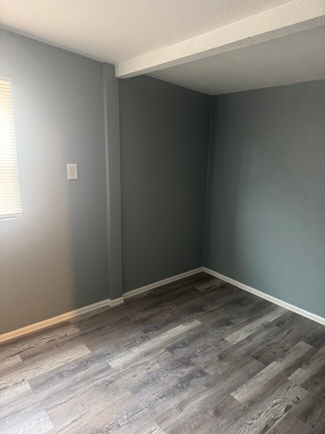 Building Photo - 221-211 11th St