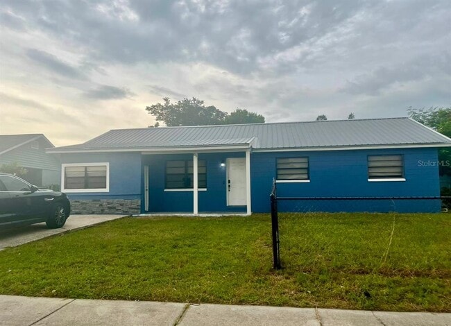 Building Photo - 409 Fern Rd