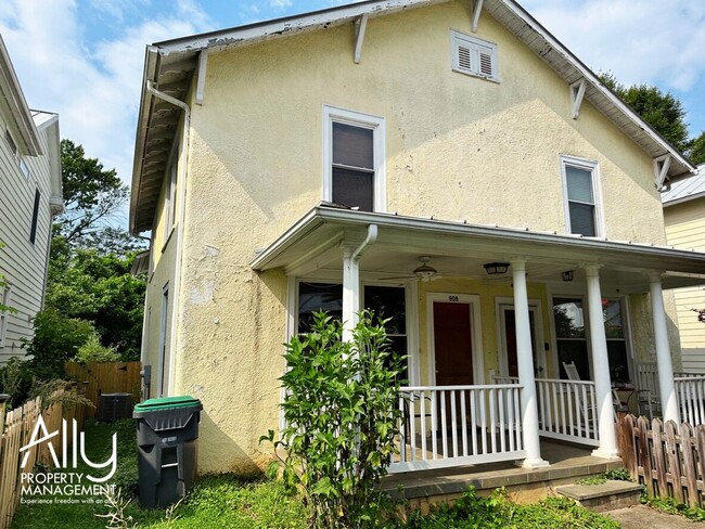 Building Photo - 908 Anderson St Rental