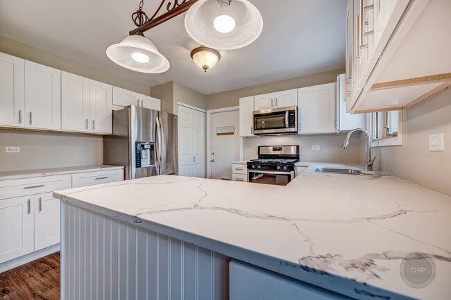 4 N Birchwood Dr