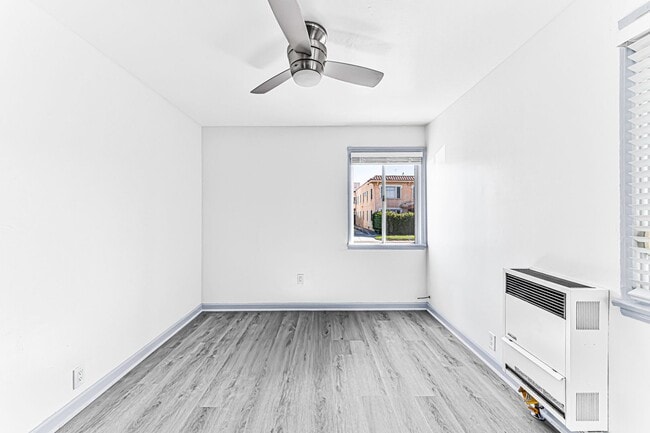 Building Photo - 727 Olive Ave