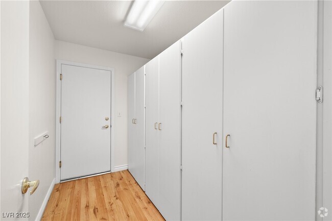 Building Photo - 10324 W Linfield Pl Rental