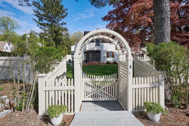 Photo - 4 Glenwolde Park