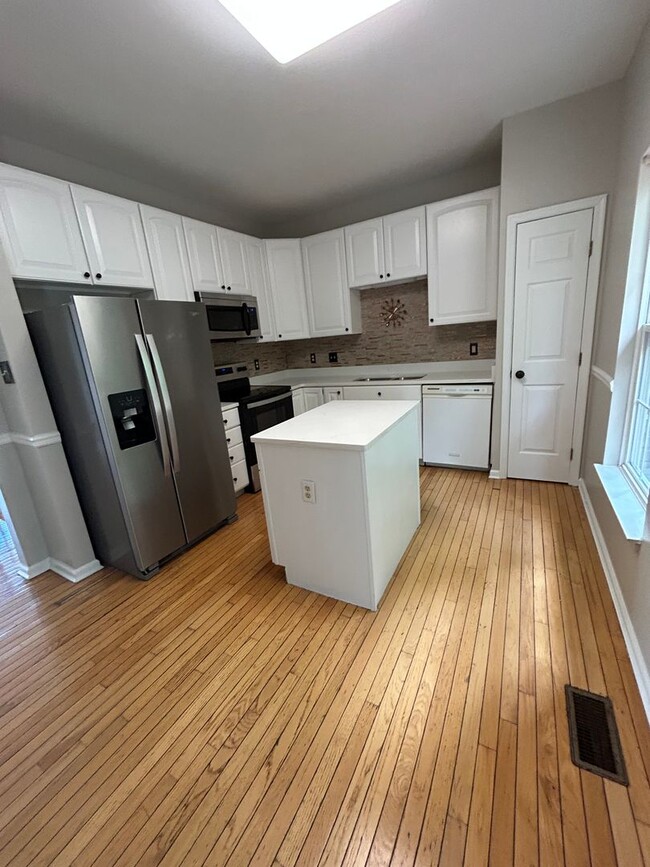 85 Alexis Dr