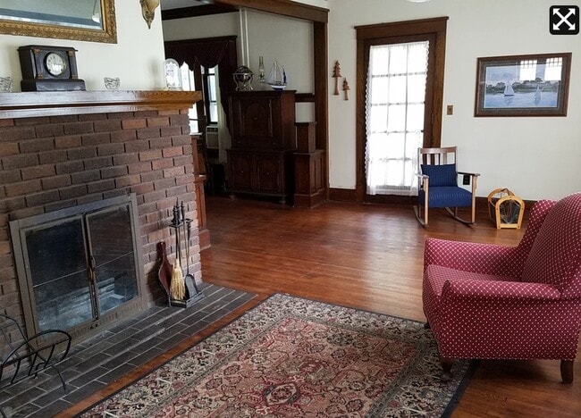 Photo - 106 SE 2nd Ave