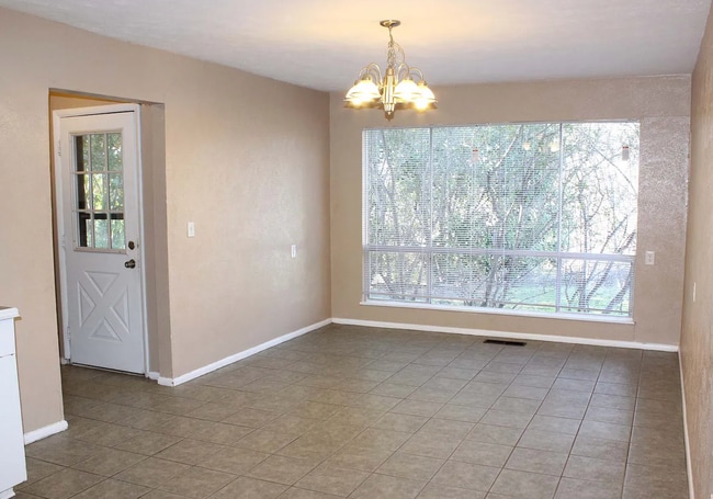Photo - 6404 Waynewood Ct