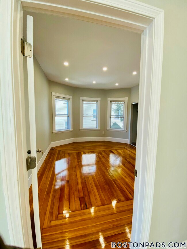 Photo - 164 Hyde Park Ave Unit 2