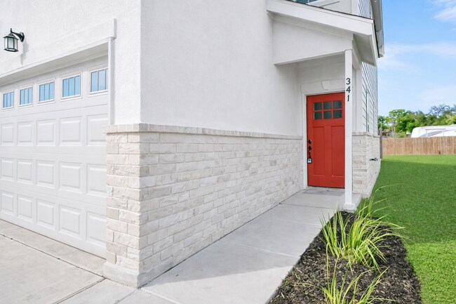 Photo - **2 Weeks Free!** Beautiful 3 Bedroom Duplex in New Braunfels – Modern Finishes & Great Layout!