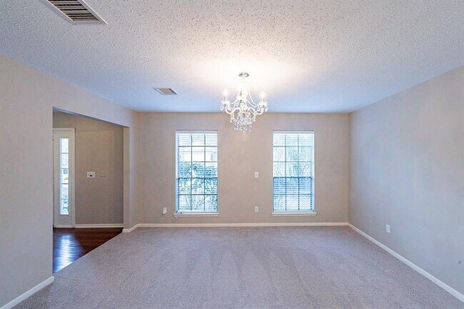 Photo - 75 Breezy Point Pl