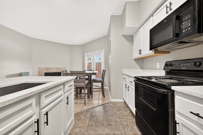 Photo - 10855 Meadowglen Ln Unit 608