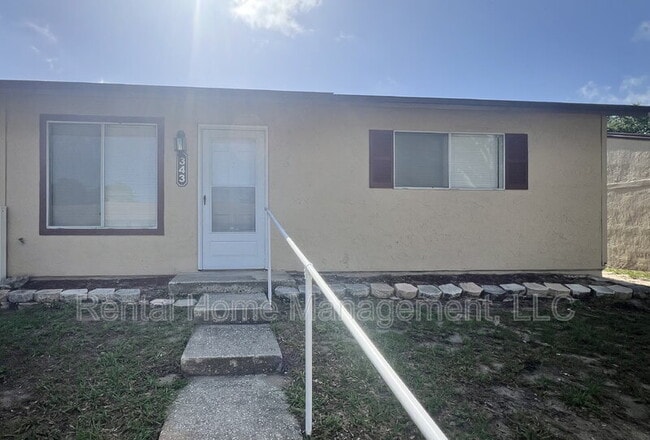 Building Photo - 343 E Rosewood Ln Rental