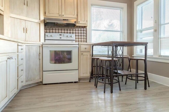 Photo - 6006 5th Ave NE